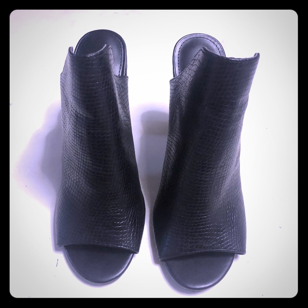 Black Mules